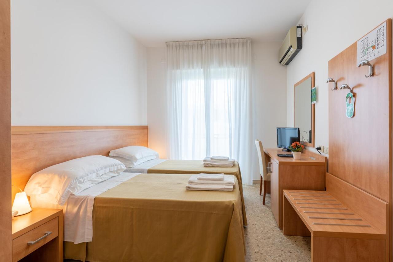 Hotel La Pineta Pineto Esterno foto