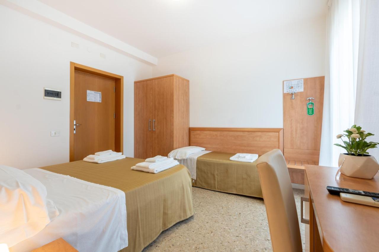 Hotel La Pineta Pineto Esterno foto